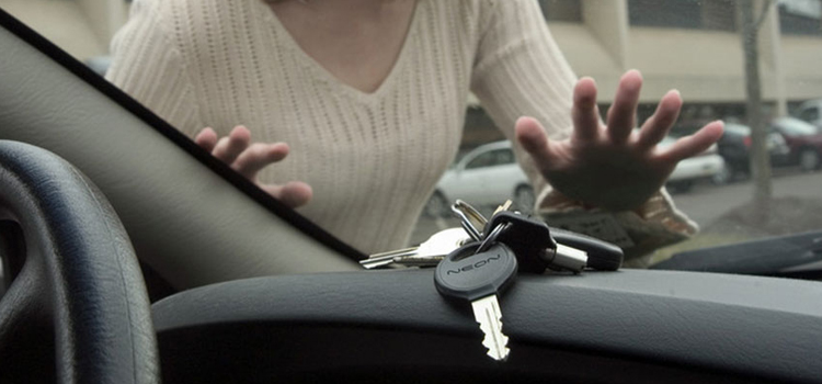 vehicle lockout service Hollister